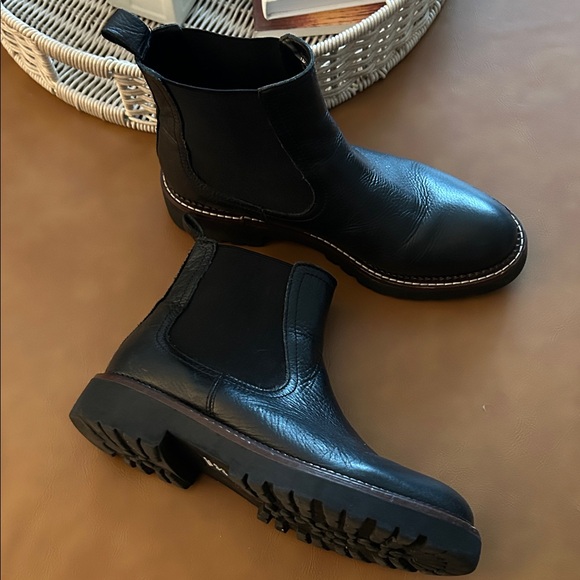 Caslon Miller Lea Black Leather Chelsea Boot Sz 8 - Picture 2 of 10